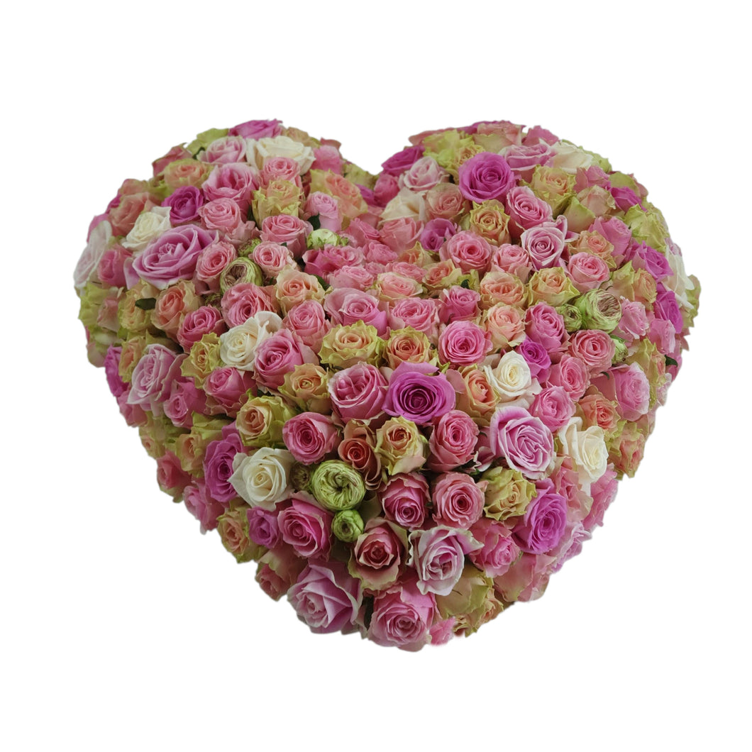 Blz. 36A | Hartvormig rouwstuk met pastelrozen