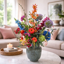 Afbeelding in Gallery-weergave laden, Natuurlijk zijdenbloemen bloemstuk in vaas
